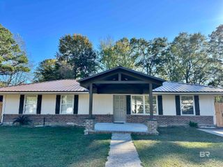 110 Lynnbrook Drive, Brewton, AL 36426