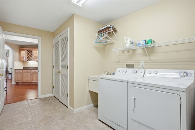 244 Adams Pointe Blvd 10, Adams Twp, PA 16046
