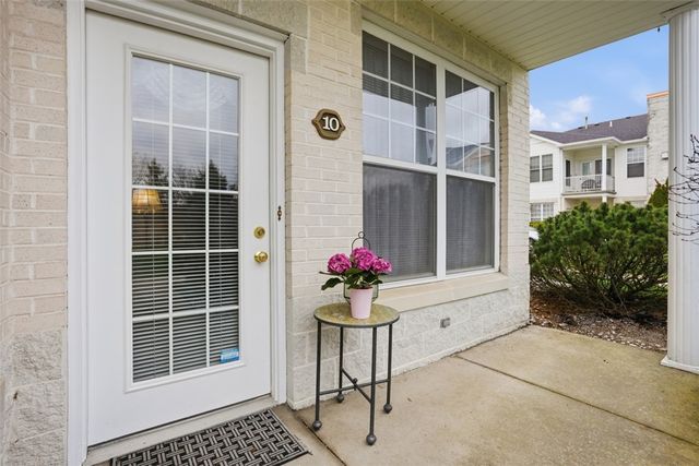 244 Adams Pointe Blvd 10, Adams Twp, PA 16046