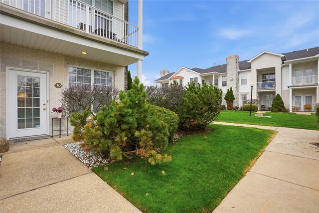 244 Adams Pointe Blvd 10, Adams Twp, PA 16046