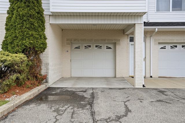 244 Adams Pointe Blvd 10, Adams Twp, PA 16046