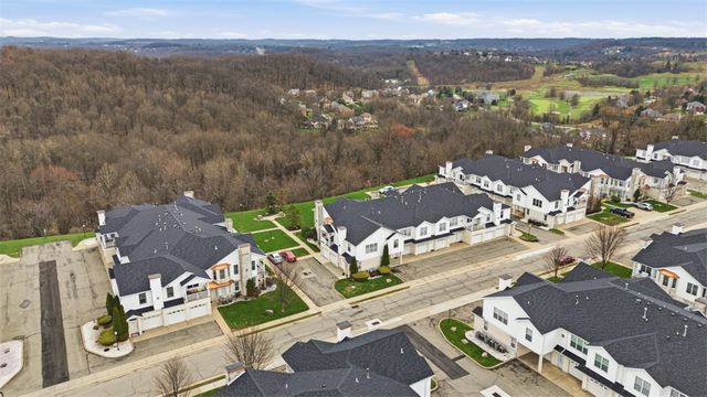 244 Adams Pointe Blvd 10, Adams Twp, PA 16046