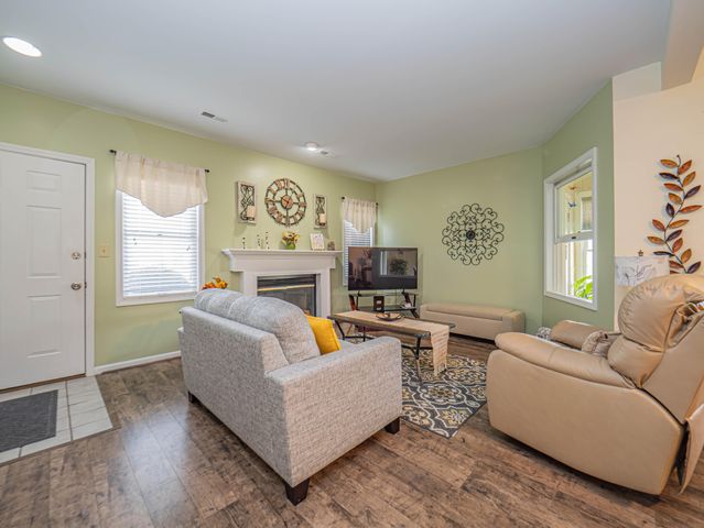 192 W GREEN MEADOWS RD, Columbia, MO 65203