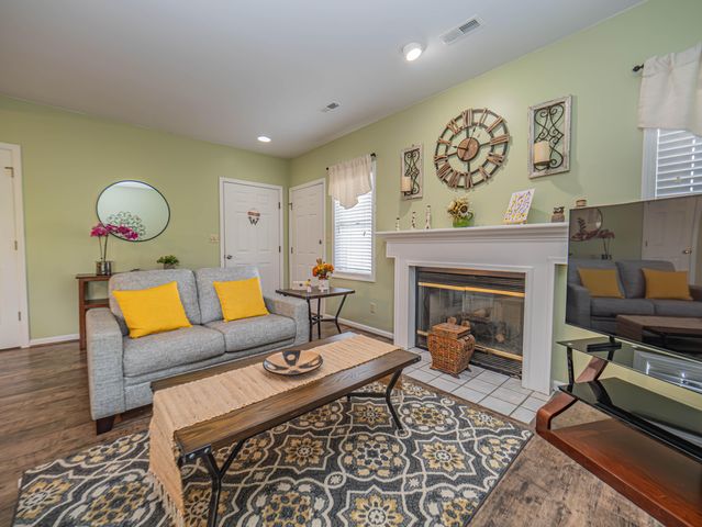 192 W GREEN MEADOWS RD, Columbia, MO 65203