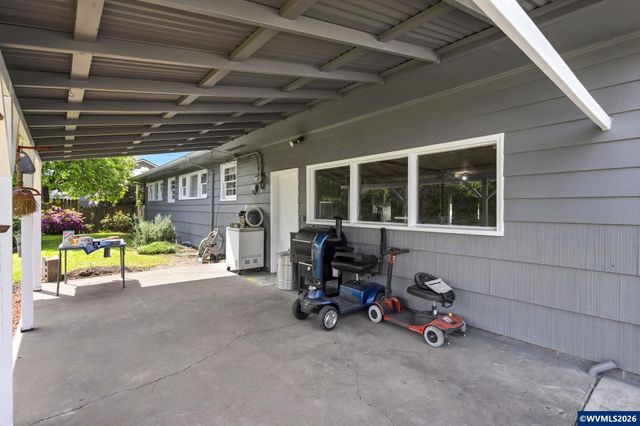 1335 Chestnut St SE, Albany, OR 97322