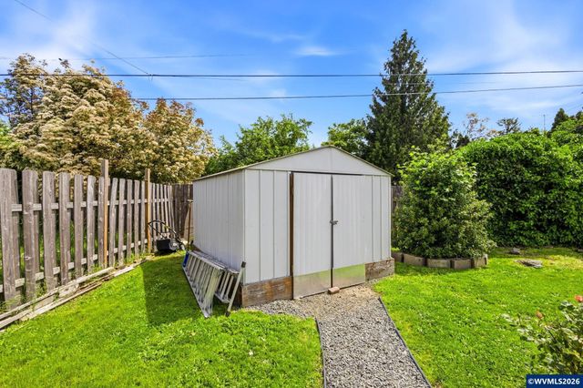 1335 Chestnut St SE, Albany, OR 97322