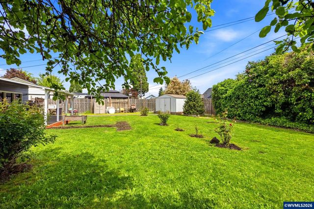 1335 Chestnut St SE, Albany, OR 97322