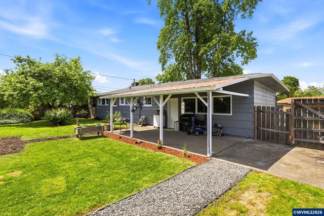 1335 Chestnut St SE, Albany, OR 97322