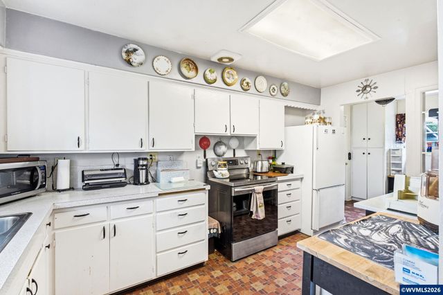 1335 Chestnut St SE, Albany, OR 97322