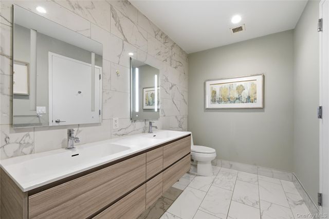 131-01 40th Road 11A, Flushing, NY 11354