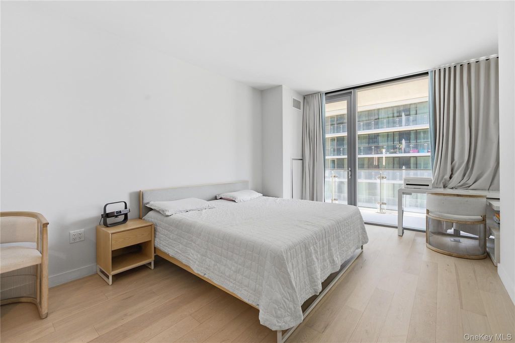 131-01 40th Road 11A, Flushing, NY 11354