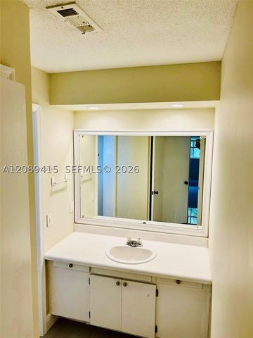 148 Yacht Club Dr 7, North Palm Beach, FL 33408