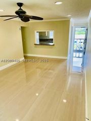 148 Yacht Club Dr 7, North Palm Beach, FL 33408