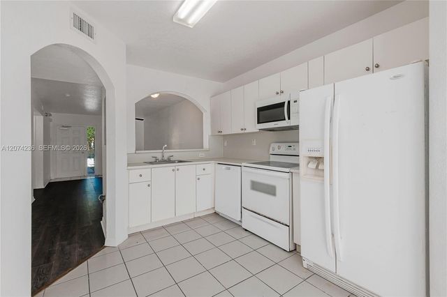 975 NE 34th Avenue 103, Homestead, FL 33033