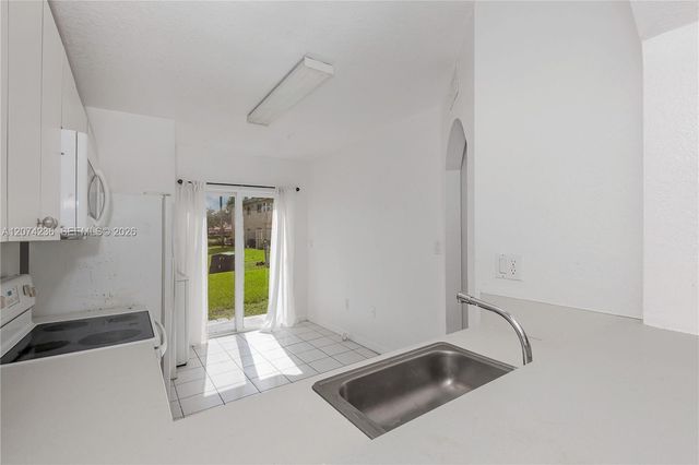 975 NE 34th Avenue 103, Homestead, FL 33033