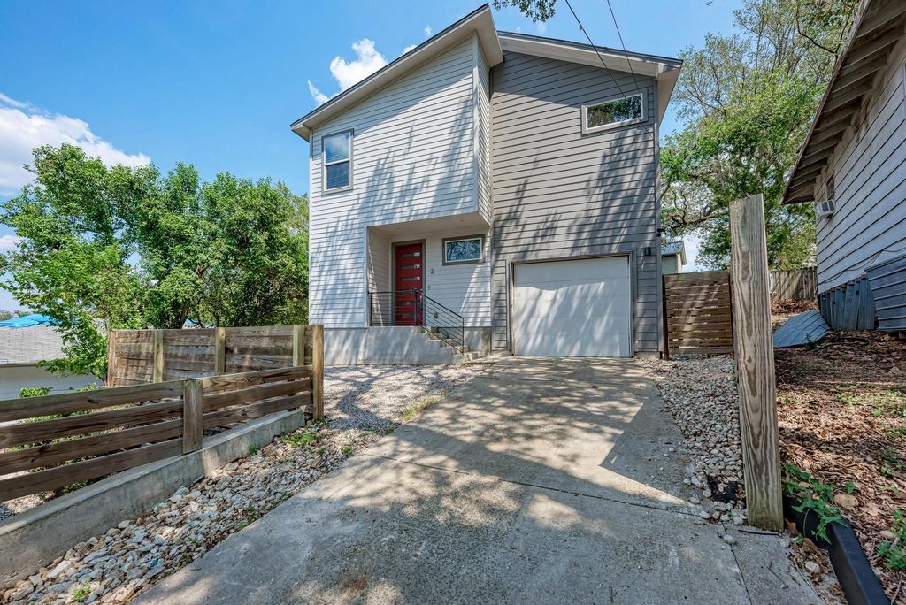5308 Downs DR 2, Austin, TX 78721
