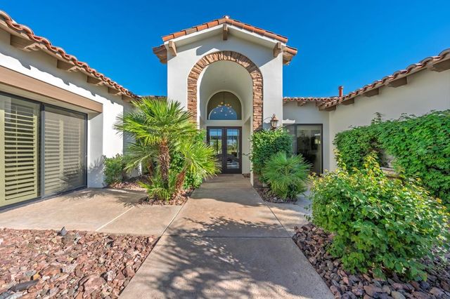81020 Shinnecock, La Quinta, CA 92253