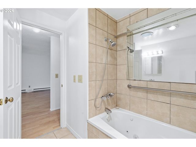 10000 Sw HALL Blvd 4, Portland, OR 97223