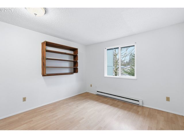 10000 Sw HALL Blvd 4, Portland, OR 97223