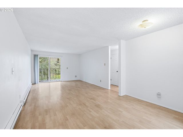 10000 Sw HALL Blvd 4, Portland, OR 97223