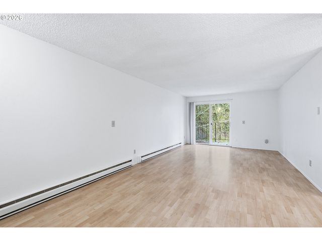 10000 Sw HALL Blvd 4, Portland, OR 97223