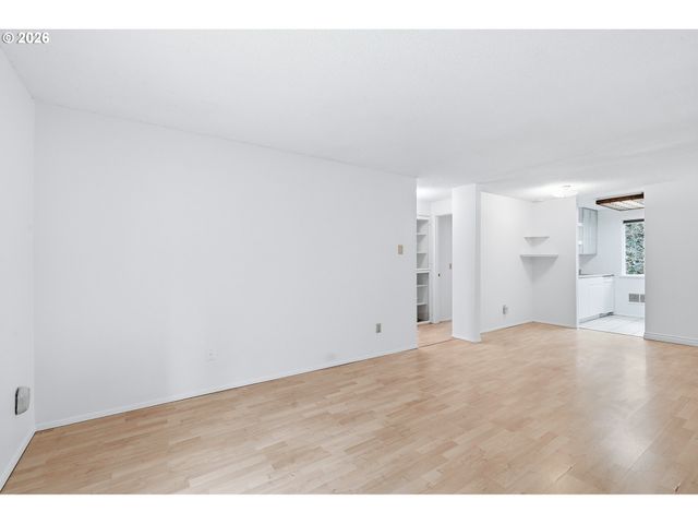 10000 Sw HALL Blvd 4, Portland, OR 97223