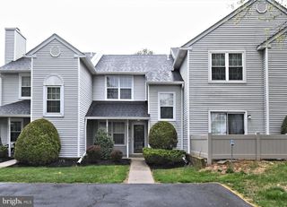 43 EVERETT DR #143, Newtown, PA 18940