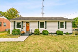 5 Rugby RD, Newport News, VA 23606