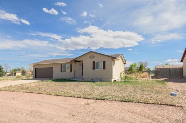 144 E Del Rio Dr, Pueblo West, CO 81007