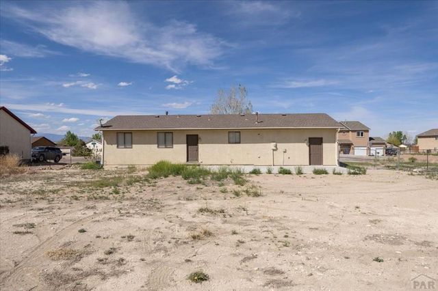 144 E Del Rio Dr, Pueblo West, CO 81007