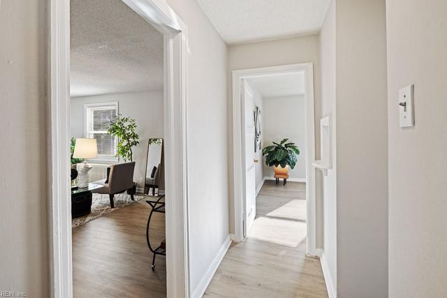 9517 Hammett PW, Norfolk, VA 23503