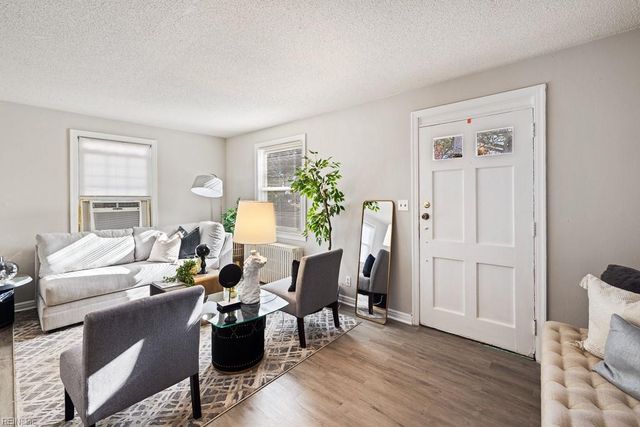 9517 Hammett PW, Norfolk, VA 23503