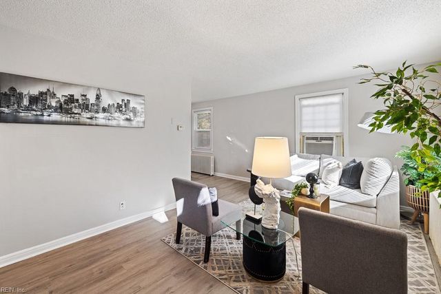 9517 Hammett PW, Norfolk, VA 23503