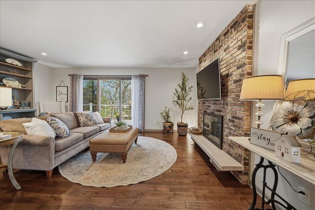 2437 E Lakeshore Drive, Crown Point, IN 46307