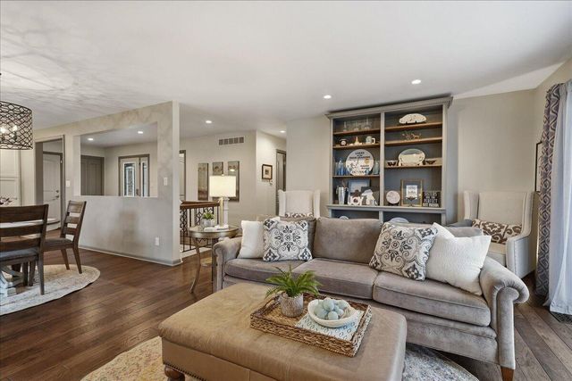 2437 E Lakeshore Drive, Crown Point, IN 46307