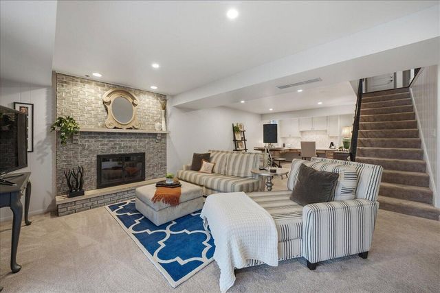 2437 E Lakeshore Drive, Crown Point, IN 46307