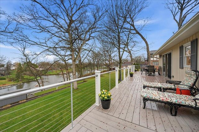 2437 E Lakeshore Drive, Crown Point, IN 46307