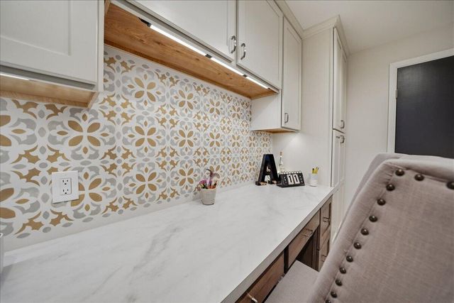 2437 E Lakeshore Drive, Crown Point, IN 46307