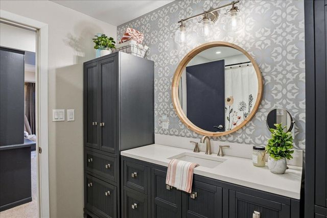 2437 E Lakeshore Drive, Crown Point, IN 46307