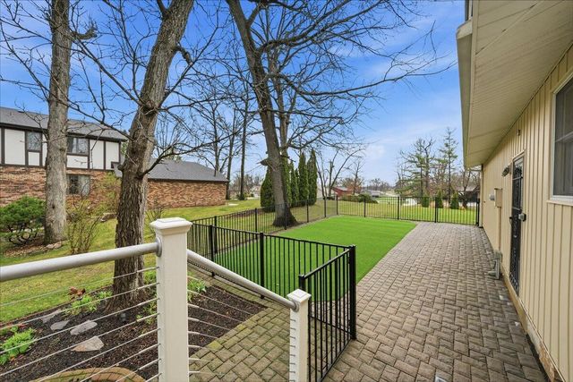 2437 E Lakeshore Drive, Crown Point, IN 46307