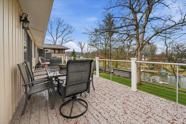 2437 E Lakeshore Drive, Crown Point, IN 46307