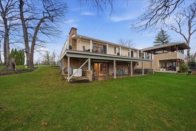 2437 E Lakeshore Drive, Crown Point, IN 46307