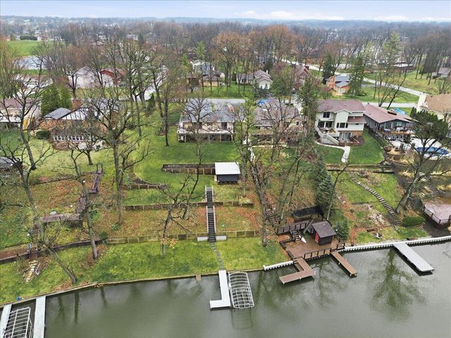 2437 E Lakeshore Drive, Crown Point, IN 46307