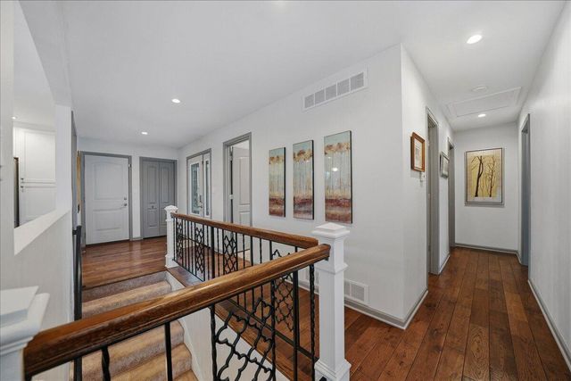 2437 E Lakeshore Drive, Crown Point, IN 46307