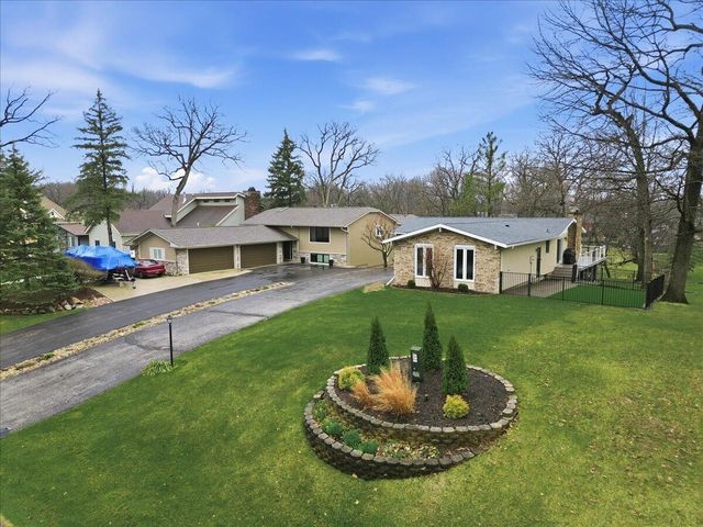 2437 E Lakeshore Drive, Crown Point, IN 46307