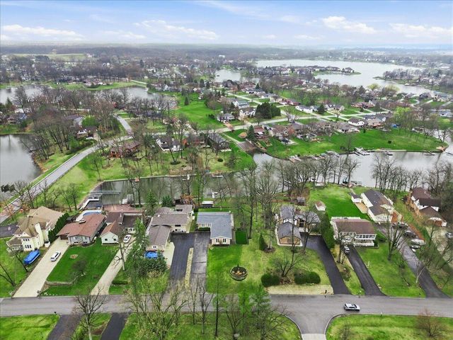 2437 E Lakeshore Drive, Crown Point, IN 46307