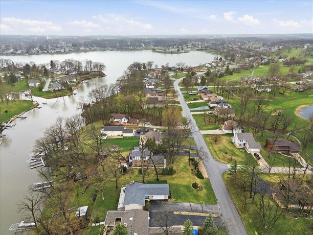 2437 E Lakeshore Drive, Crown Point, IN 46307