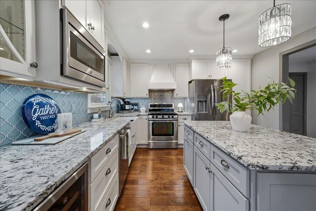 2437 E Lakeshore Drive, Crown Point, IN 46307