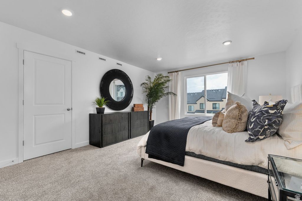 Image 7 of property listing at 148 E GLENCOE DR #1053, Lehi, UT 84043