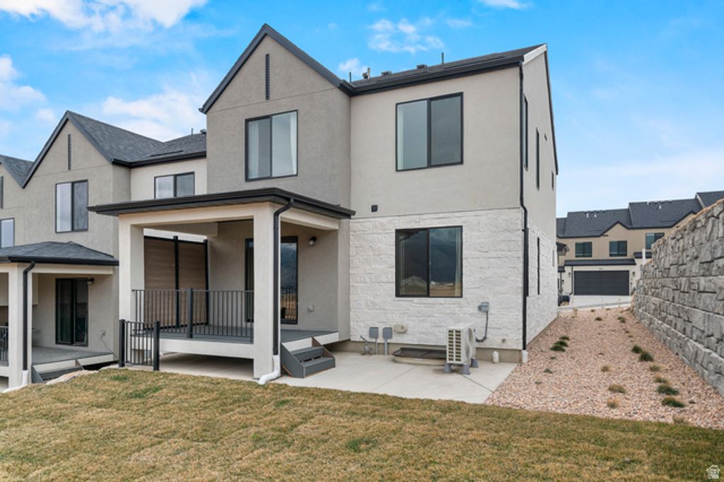 Image 10 of property listing at 148 E GLENCOE DR #1053, Lehi, UT 84043